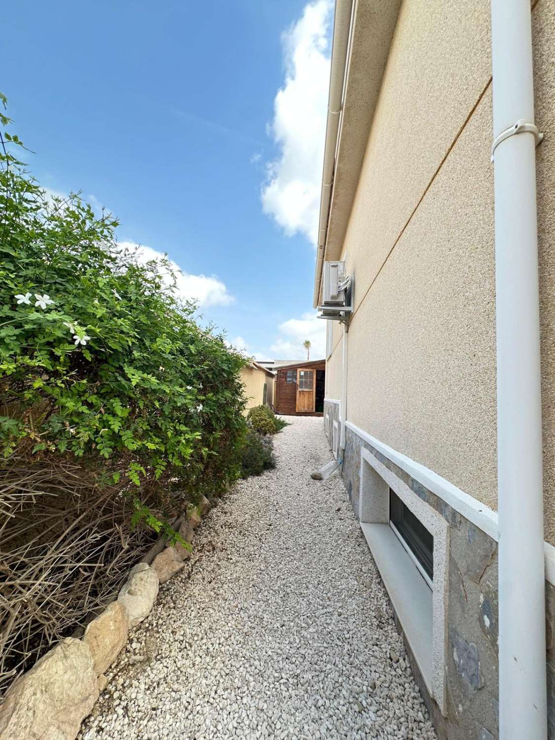 EXCELENTE CHALET INDEPENDIENTE