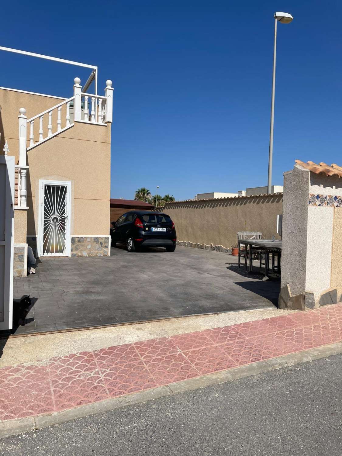 EXCELENTE CHALET INDEPENDIENTE