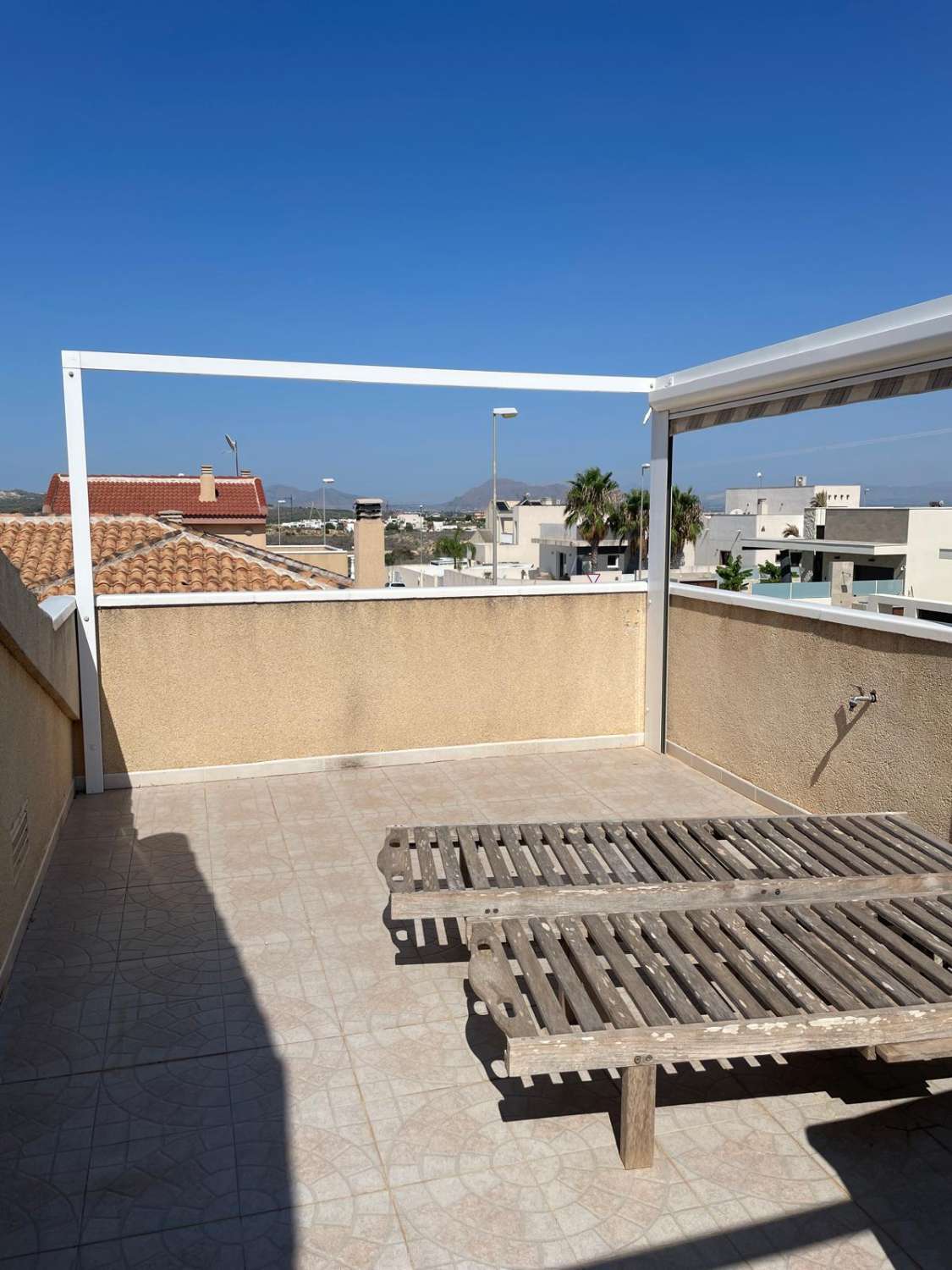 EXCELENTE CHALET INDEPENDIENTE