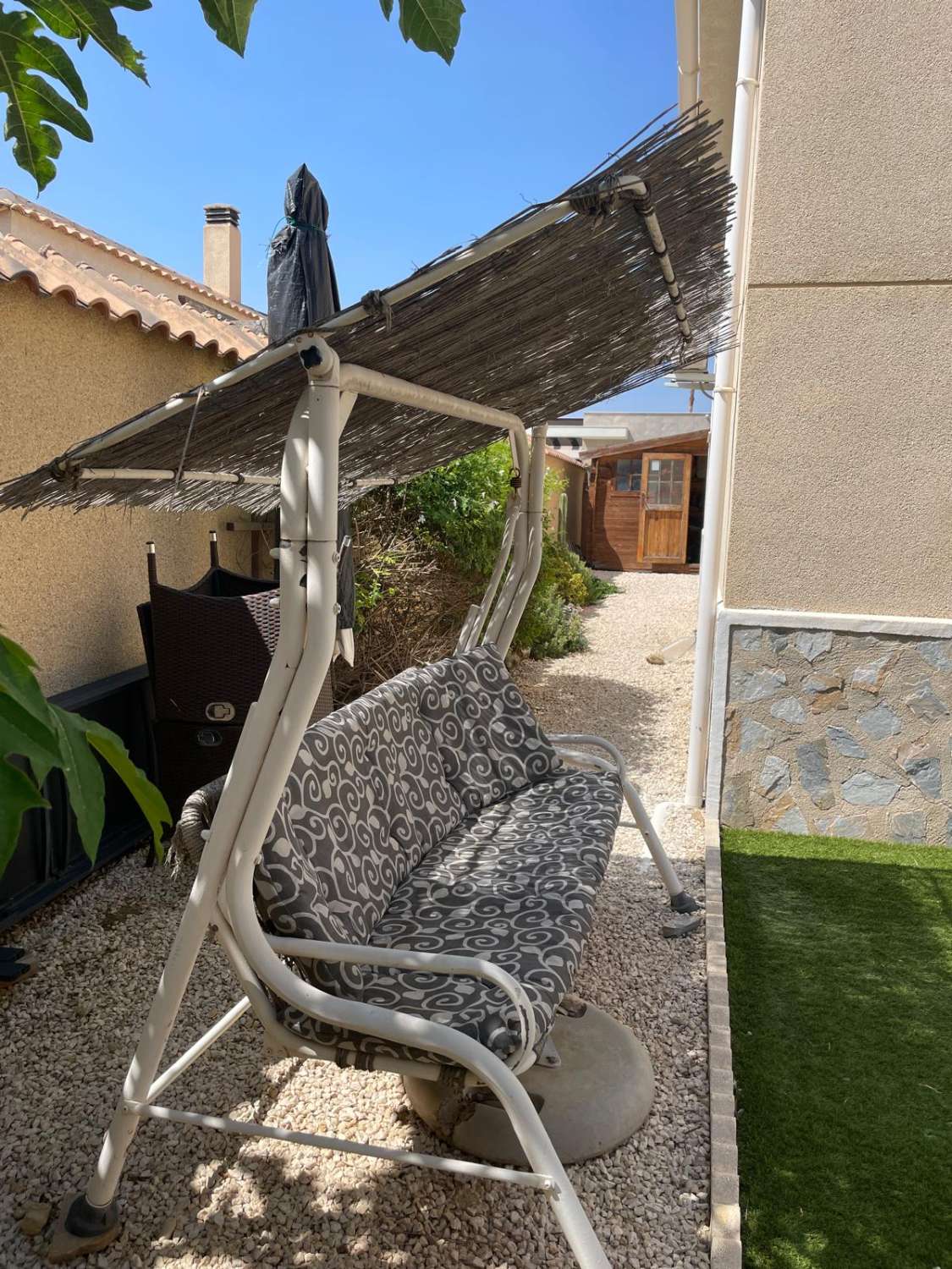 EXCELENTE CHALET INDEPENDIENTE