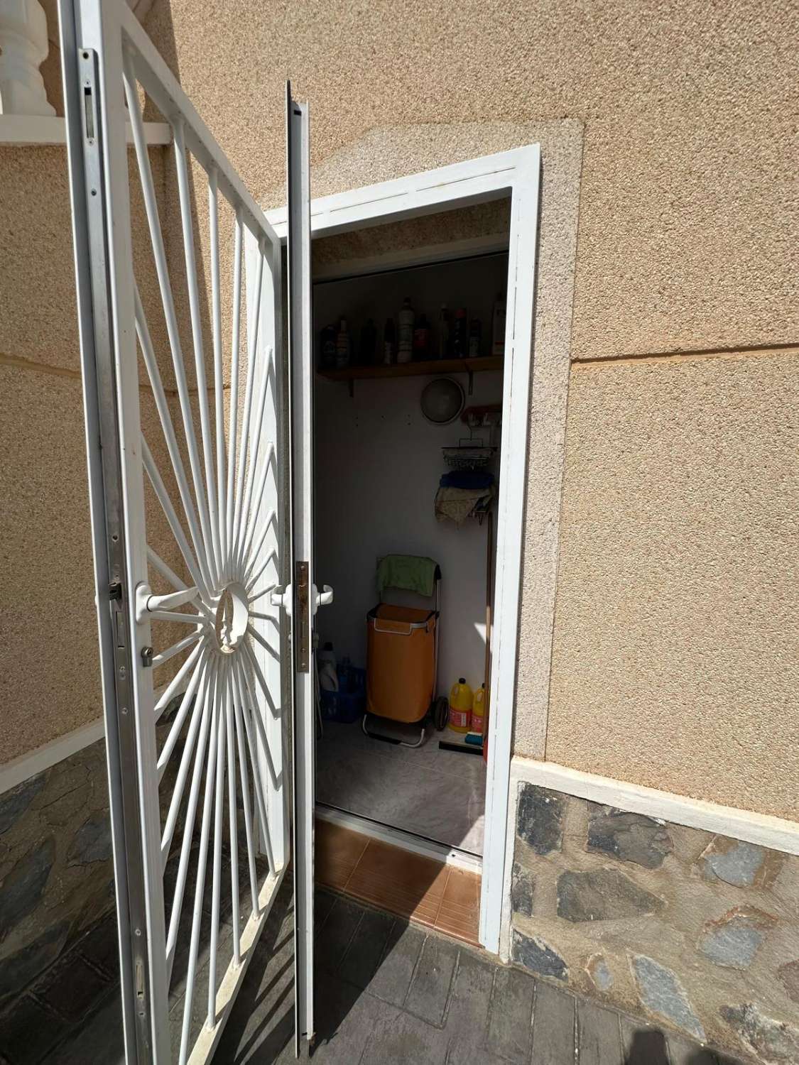 EXCELENTE CHALET INDEPENDIENTE