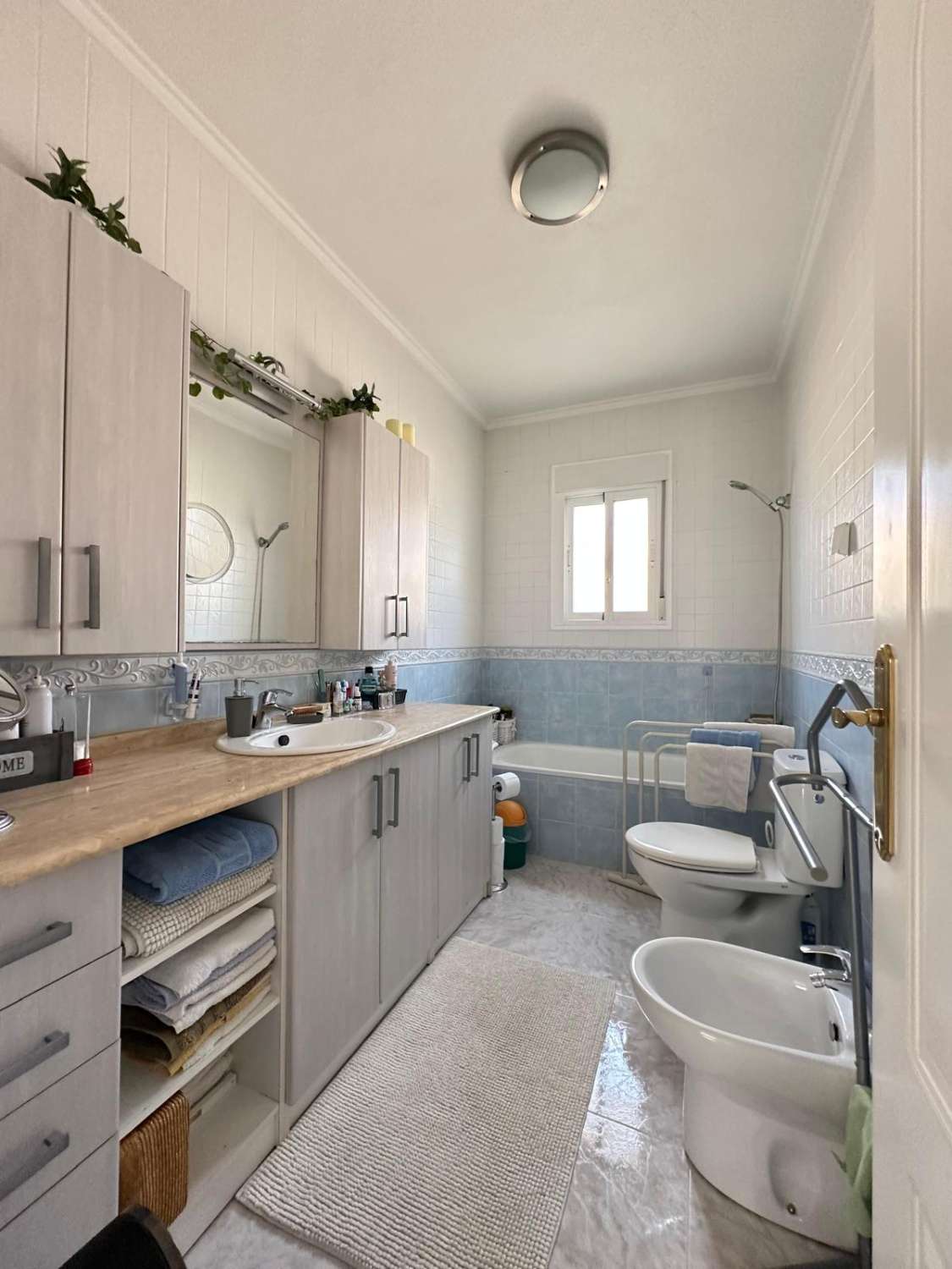 EXCELENTE CHALET INDEPENDIENTE