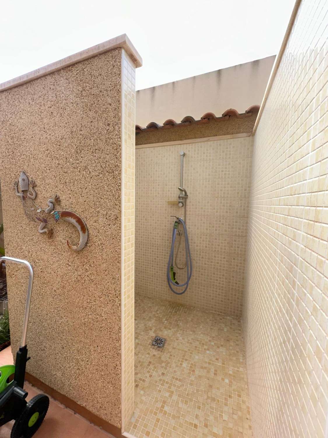 EXCELENTE CHALET INDEPENDIENTE