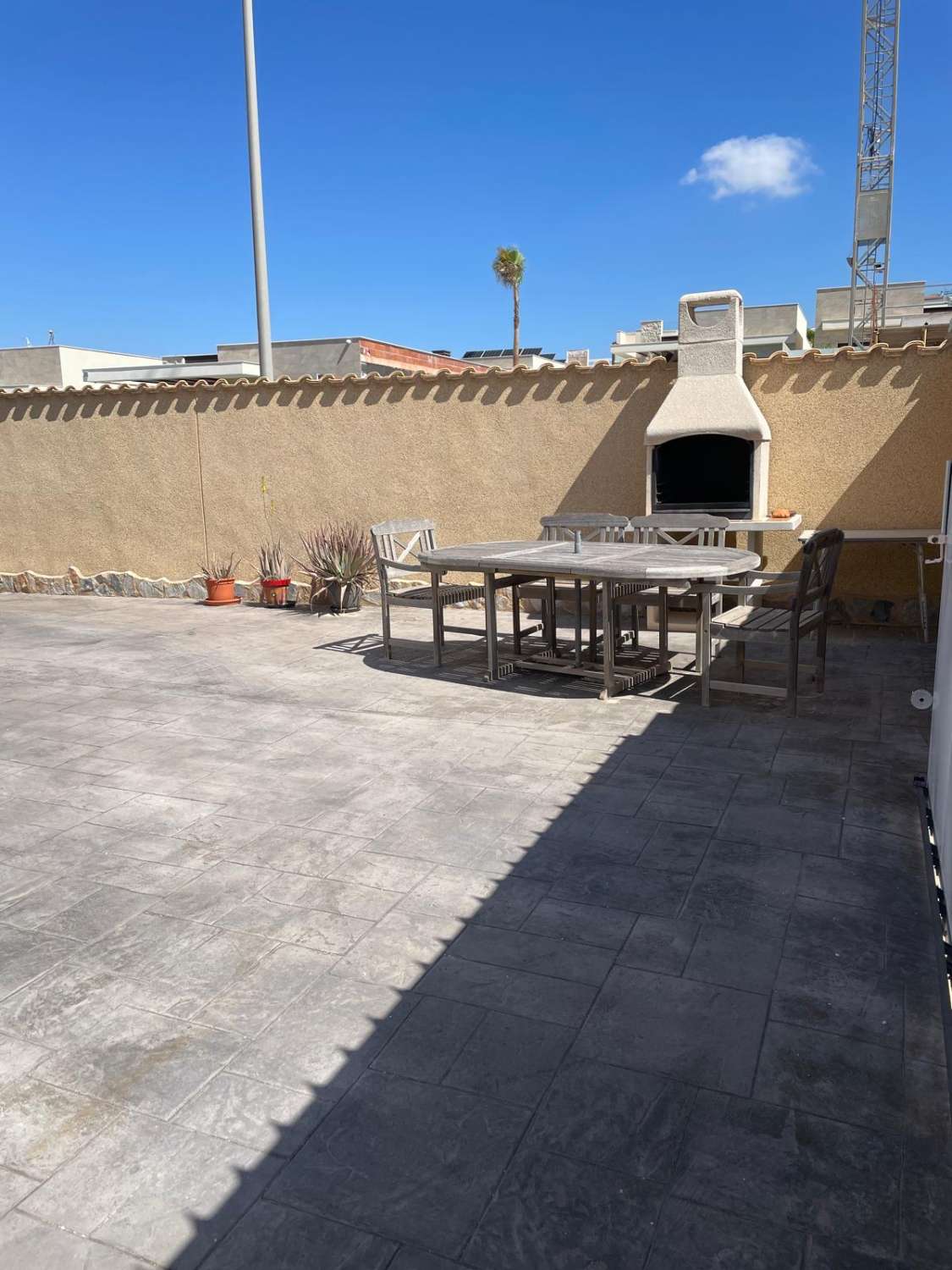 EXCELENTE CHALET INDEPENDIENTE