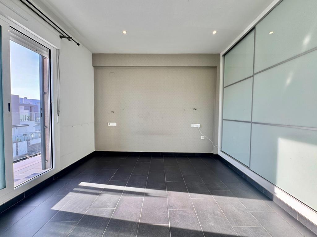 BONITO ADOSADO EN ZONA IDEAL