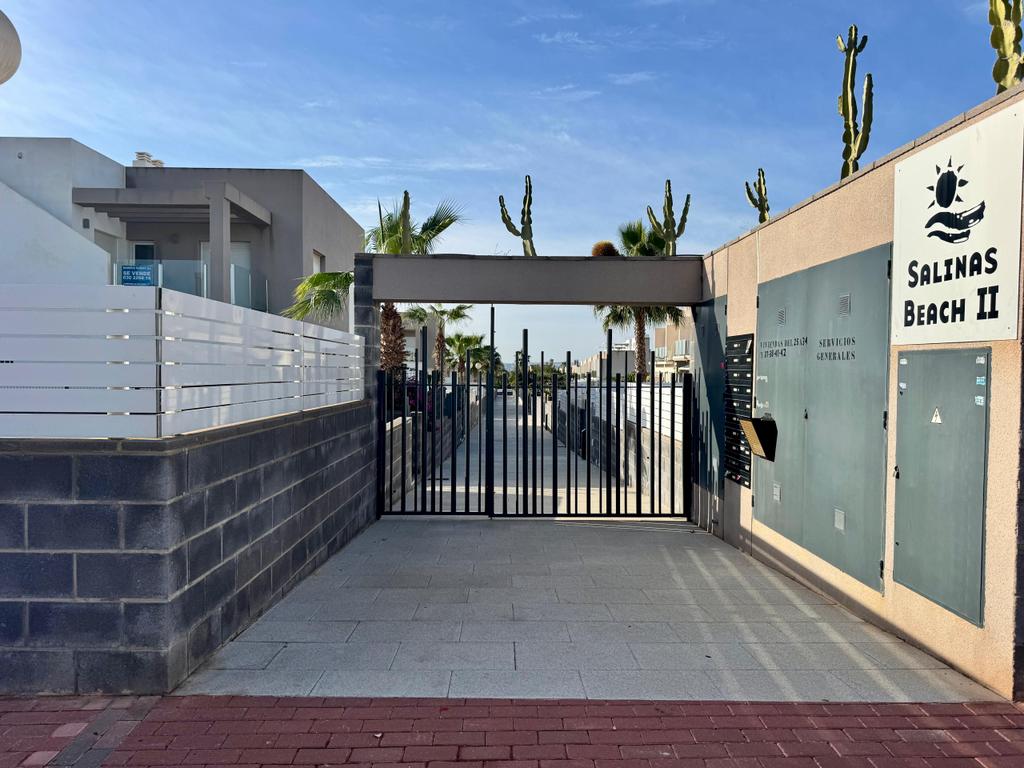 BONITO ADOSADO EN ZONA IDEAL