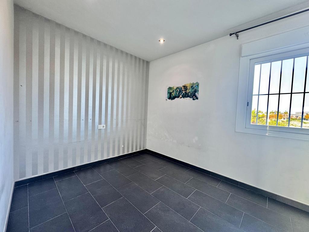 BONITO ADOSADO EN ZONA IDEAL