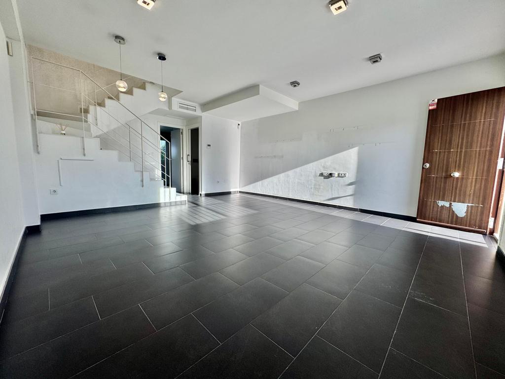 BONITO ADOSADO EN ZONA IDEAL