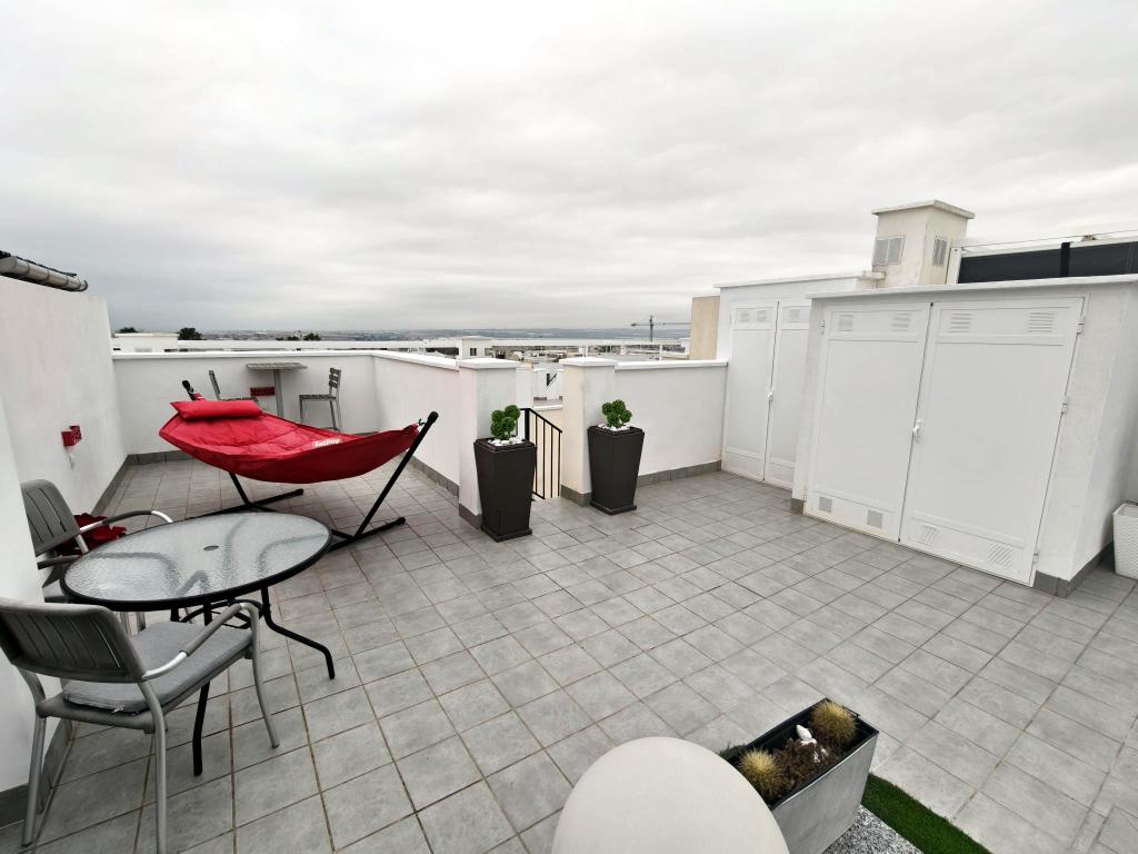 BONITO BUNGALOW EN PLANTA ALTA