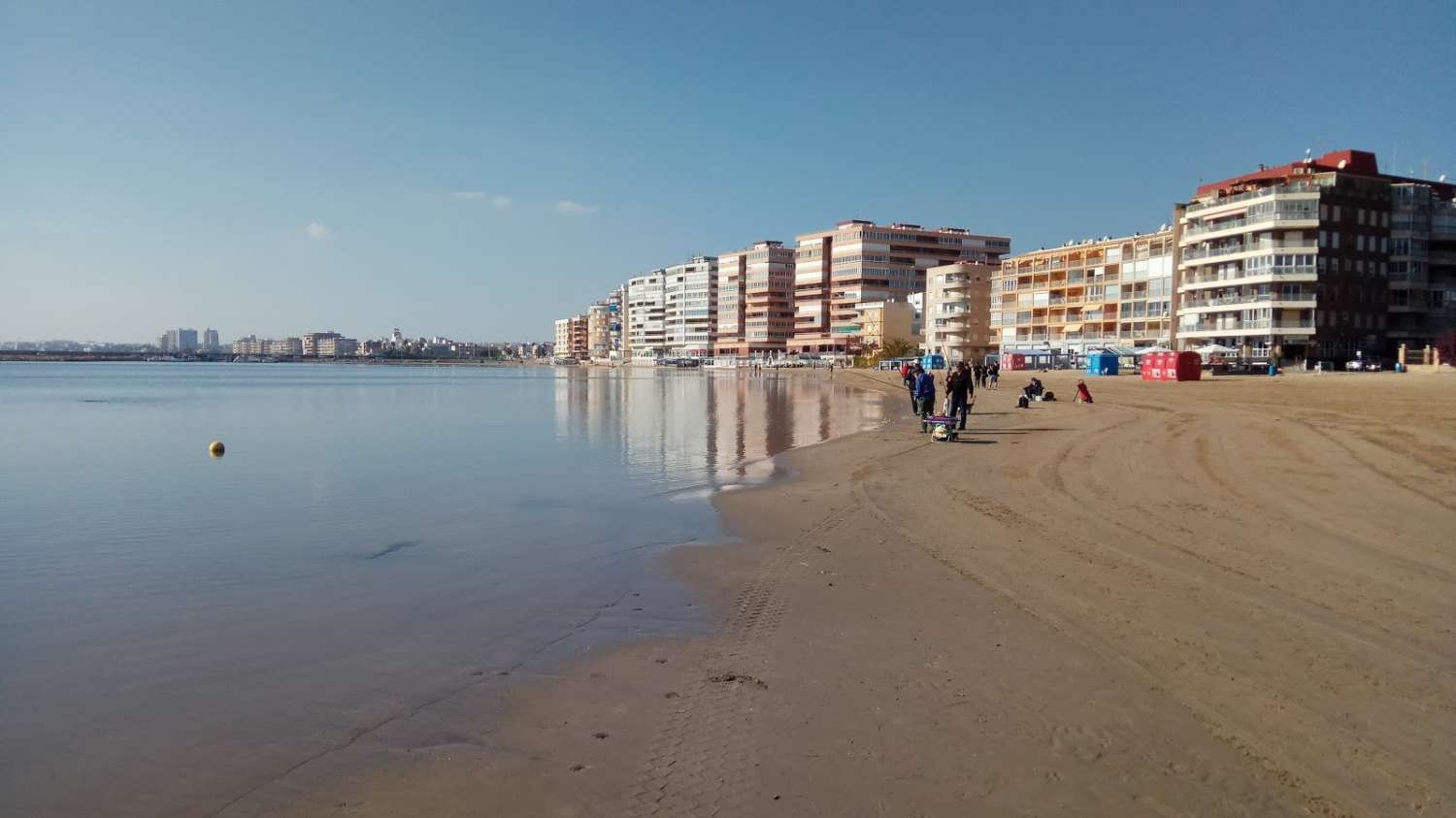 PISO REFORMADO A POCOS METROS DE LA PLAYA