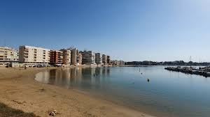 PISO REFORMADO A POCOS METROS DE LA PLAYA